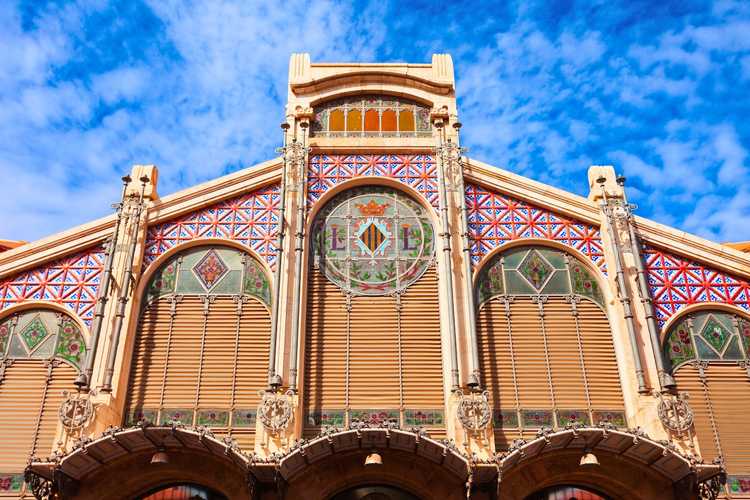 Cele mai bune tururi turistice cu autobuzul în Valencia, Spania – Puncte de interes populare, comori ascunse și vederi panoramice ale Valencia în 2026